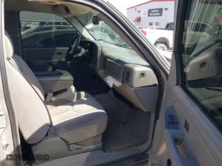 2005 Chevrolet Tahoe LS with VIN 1GNEC13V25R270657, listed as a IAAI auction lot 41876754 with 338,698 mi miles. Bid and sale history available at carsss.com. Image 5.