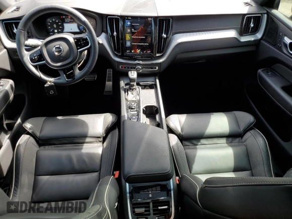 2021 Volvo XC60 R-Design z VIN YV4A22RM9M1887255, wystawiony jako Copart lot #49190384 z przebiegiem 38 905 mil mil oraz Szkoda całkowita • Salvage title. Historia ofert i sprzedaży dostępna na DreamBid. Obrazek 8.
