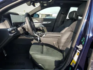 2023 BMW i7 xDrive60 z VIN WBY53EJ08PCN81456, wystawiony jako Copart lot #46480064 z przebiegiem 2218 mil mil oraz . Historia ofert i sprzedaży dostępna na DreamBid. Obrazek 7.