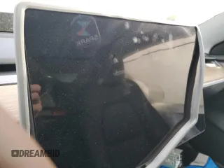 2023 Tesla Model 3 z VIN 5YJ3E1EA3PF698993, wystawiony jako Copart lot #55033655 z przebiegiem Nie podano mil oraz Szkoda całkowita • Salvage title. Historia ofert i sprzedaży dostępna na DreamBid. Obrazek 9.