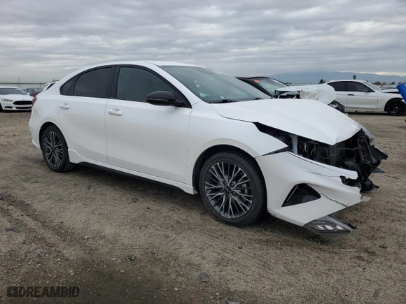 2022 Kia Forte GT-Line with VIN 3KPF54AD7NE498118, listed as a Copart auction lot 49356205 with 27,131 mi miles and Salvage Title. Bid and sale history available at carsss.com. Image 4.