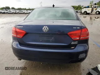 2015 Volkswagen Passat SE with VIN 1VWBV7A34FC061724, listed as a Copart auction lot 57807895 with 101,621 mi miles and Salvage title. Bid and sale history available at DreamBid. Image 6.