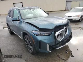 2025 BMW X5 sDrive40i with VIN 5UX13EU04S9W39305, listed as a Copart auction lot 43822695 with 0 mi miles and Salvage Title. Bid and sale history available at carsss.com. Image 4.