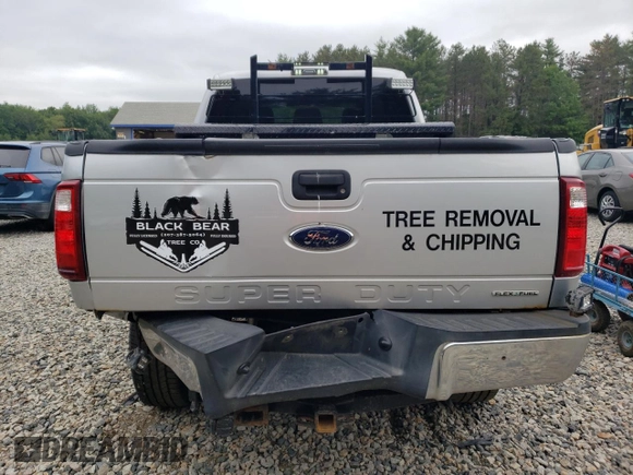 2014 Ford F-250 XL with VIN 1FT7W2B66EEA95457, listed as a Copart auction lot 59625155 with 118,040 mi miles and Salvage title. Bid and sale history available at DreamBid. Image 6.