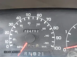 2001 Ford Super Duty F-250 XL with VIN 1FTNX21F91EB48250, listed as a IAAI auction lot 41901105 with 224,752 mi miles. Bid and sale history available at carsss.com. Image 14.