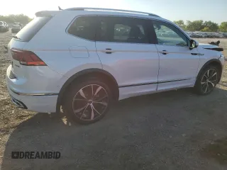 2024 Volkswagen Tiguan SEL R-Line с VIN 3VV4B7AX3RM141897, выставлен на аукционе Copart как лот 52227155 с пробегом 12 988 миль миль и Списание • Salvage title. История ставок и продаж доступна на DreamBid. Изображение 3.