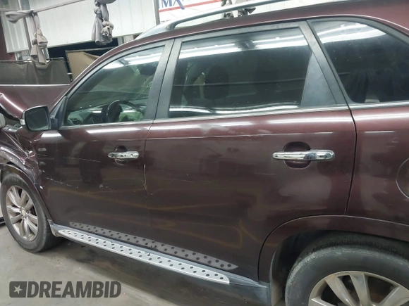 2013 Kia Sorento SX with VIN 5XYKW4A25DG331591, listed as a IAAI auction lot 41878760 with 1 mi miles. Bid and sale history available at carsss.com. Image 13.