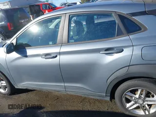 2020 Hyundai Kona SE with VIN KM8K12AA4LU504536, listed as a IAAI auction lot 41423007 with 114,187 mi miles and . Bid and sale history available at carsss.com. Image 15.