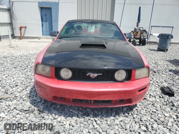2007 Ford Mustang GT Deluxe with VIN 1ZVFT82H775333955, listed as a Copart auction lot 54376685 with 147,520 mi miles and Salvage Title. Bid and sale history available at carsss.com. Image 5.