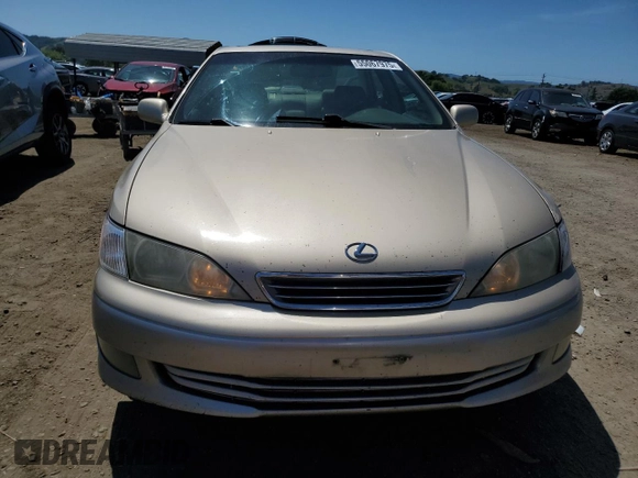 2001 Lexus ES 300 with VIN JT8BF28G210342201, listed as a Copart auction lot 55067975 with 235,165 mi miles and Salvage Title. Bid and sale history available at DreamBid. Image 5.