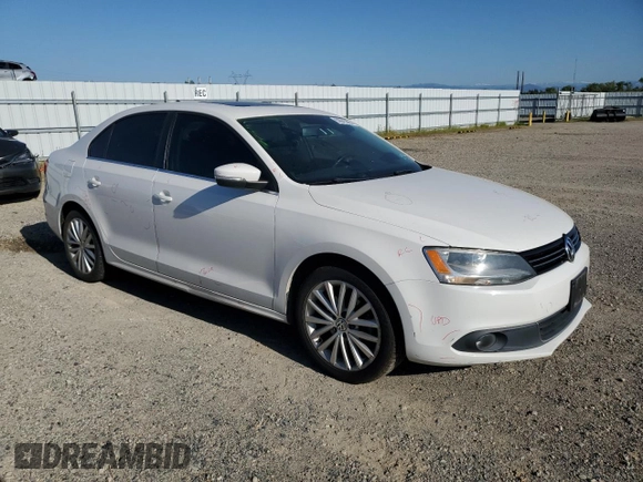 2013 Volkswagen Jetta SEL с VIN 3VWLX7AJ6DM354209, выставлен на аукционе Copart как лот 52975365 с пробегом 156 973 миль миль и Списание • Salvage title. История ставок и продаж доступна на DreamBid. Изображение 4.