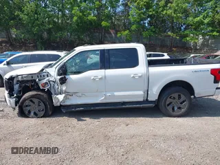 2023 Ford F-150 Lightning Pro с VIN 1FTVW1EVXPWG27360, выставлен на аукционе IAAI как лот 42073228 с пробегом 25 519 миль миль и . История ставок и продаж доступна на DreamBid. Изображение 14.
