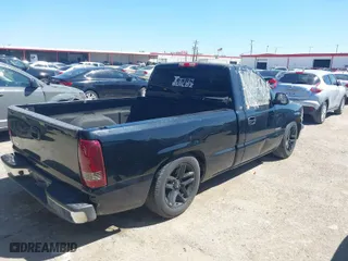 2002 Chevrolet Silverado 1500 with VIN 1GCEC14W32Z105146, listed as a IAAI auction lot 41778514 with 218,276 mi miles. Bid and sale history available at carsss.com. Image 4.