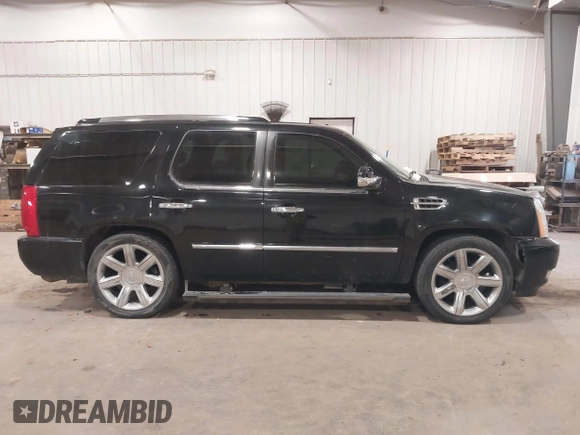 2010 Cadillac Escalade Premium with VIN 1GYUKCEF4AR201742, listed as a IAAI auction lot 41378437 with 137,622 mi miles and . Bid and sale history available at DreamBid. Image 13.