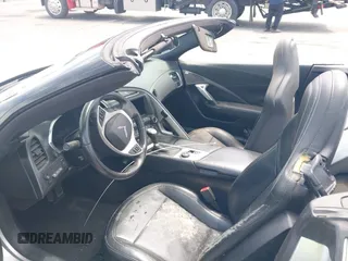 2014 Chevrolet Corvette Z51 3LT z VIN 1G1YM3D7XE5120603, wystawiony jako IAAI lot #42313984 z przebiegiem 64 199 mil mil oraz . Historia ofert i sprzedaży dostępna na DreamBid. Obrazek 5.
