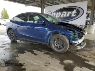 2024 Tesla Model Y с VIN 7SAYGDED2RF119770, выставлен на аукционе Copart как лот 53520875 с пробегом 6 712 миль миль и Списание • Salvage title. История ставок и продаж доступна на DreamBid. Изображение 4.