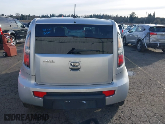2011 Kia Soul + with VIN KNDJT2A22B7266928, listed as a IAAI auction lot 41572553 with 155,214 mi miles. Bid and sale history available at carsss.com. Image 17.