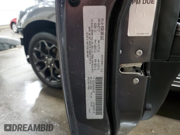 2019 Chrysler 300 with VIN 2C3CCAGGXKH631497, listed as a Copart auction lot 47580165 with 87,297 mi miles and Salvage Title. Bid and sale history available at carsss.com. Image 14.