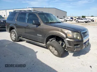 2008 Ford Explorer XLT z VIN 1FMEU63E78UB06868, wystawiony jako Copart lot #57760985 z przebiegiem 187 479 mil mil oraz Szkoda całkowita • Salvage title. Historia ofert i sprzedaży dostępna na DreamBid. Obrazek 4.
