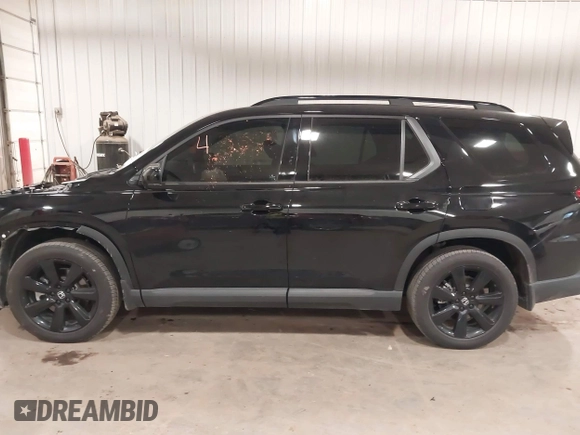 2025 Honda Pilot Black Edition with VIN 5FNYG1H97SB021763, listed as a IAAI auction lot 41059716 with 11,594 mi miles. Bid and sale history available at carsss.com. Image 14.
