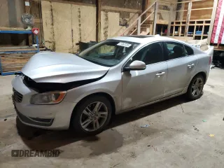 2014 Volvo S60 T5 with VIN YV1612FS3E2275976, listed as a Copart auction lot 41862225 with 135,781 mi miles and Clean Title. Bid and sale history available at carsss.com. Image 1.