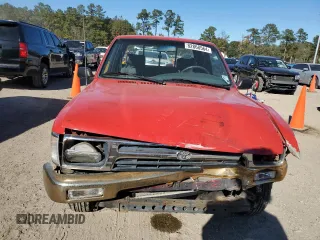 1992 Toyota Pickup DLX z VIN JT4RN93P1N5060207, wystawiony jako Copart lot #82868564 z przebiegiem 231 088 mil mil oraz Szkoda całkowita • Salvage title. Historia ofert i sprzedaży dostępna na DreamBid. Obrazek 5.