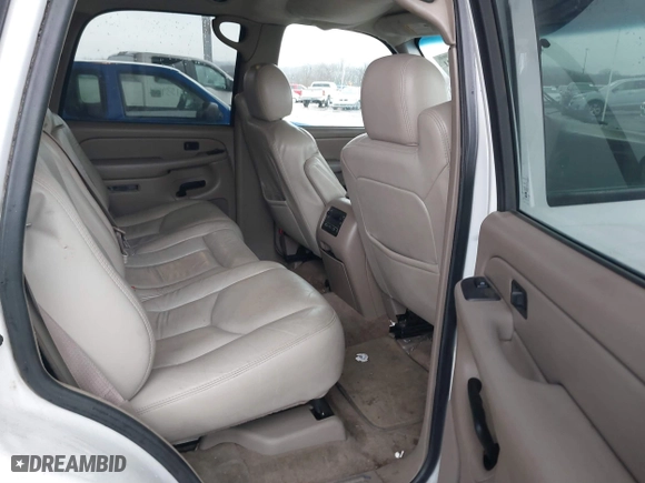 2004 Chevrolet Tahoe LT with VIN 1GNEC13ZX4J131652, listed as a IAAI auction lot 41551921 with 395,802 mi miles. Bid and sale history available at carsss.com. Image 8.