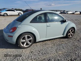 2010 Volkswagen New Beetle Coupe with VIN 3VWRG3AG4AM034180, listed as a Copart auction lot 80042344 with 85,104 mi miles and Salvage Title. Bid and sale history available at carsss.com. Image 3.