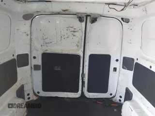 2014 Nissan NV200 S z VIN 3N6CM0KN7EK695147, wystawiony jako IAAI lot #42332111 z przebiegiem 322 650 mil mil oraz . Historia ofert i sprzedaży dostępna na DreamBid. Obrazek 12.