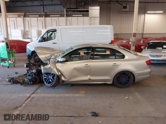 2013 Volkswagen Jetta TDI w/Premium with VIN 3VWLL7AJ5DM402469, listed as a IAAI auction lot 41703173 with Not provided miles and . Bid and sale history available at DreamBid. Image 13.