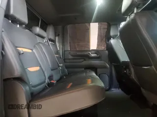 2025 GMC Sierra 2500HD AT4 z VIN 1GT4UPEY9SF116939, wystawiony jako Copart lot #55508755 z przebiegiem 13 602 mil mil oraz Szkoda całkowita • Salvage title. Historia ofert i sprzedaży dostępna na DreamBid. Obrazek 10.