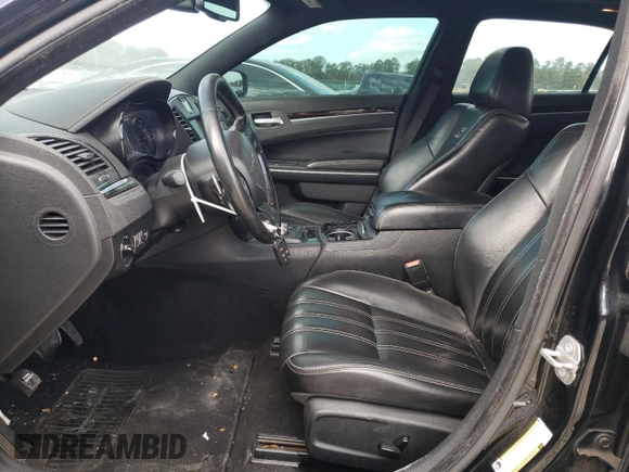 2020 Chrysler 300 S z VIN 2C3CCABTXLH122919, wystawiony jako Copart lot #78414584 z przebiegiem 122 180 mil mil oraz Szkody całkowita. Historia ofert i sprzedaży dostępna na DreamBid. Obrazek 7.