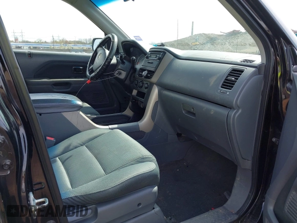 2007 Honda Pilot LX with VIN 5FNYF28117B044692, listed as a IAAI auction lot 42081205 with 173,744 mi miles and . Bid and sale history available at DreamBid. Image 5.