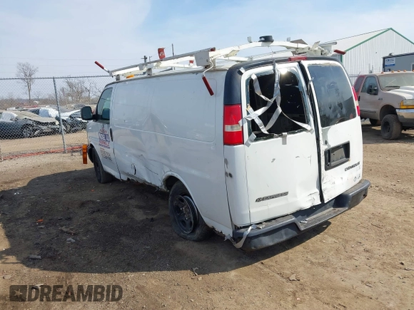 2004 Chevrolet Express Cargo z VIN 1GCFG15X741224268, wystawiony jako IAAI lot #41788116 z przebiegiem Nie podano mil oraz . Historia ofert i sprzedaży dostępna na DreamBid. Obrazek 3.