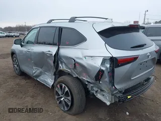 2024 Toyota Highlander LE with VIN 5TDKDRBH3RS532227, listed as a IAAI auction lot 41344982 with 10,116 mi miles and . Bid and sale history available at DreamBid. Image 6.