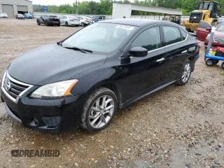2014 Nissan Sentra SR z VIN 3N1AB7AP7EY302467, wystawiony jako Copart lot #56423835 z przebiegiem 118 520 mil mil oraz Szkody całkowita. Historia ofert i sprzedaży dostępna na DreamBid. Obrazek 1.