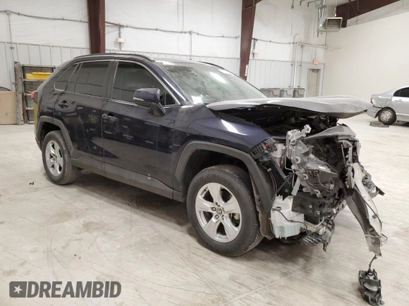2021 Toyota RAV4 XLE with VIN 2T3W1RFV7MW133029, listed as a Copart auction lot 47130625 with 42,492 mi miles and Salvage Title. Bid and sale history available at carsss.com. Image 4.