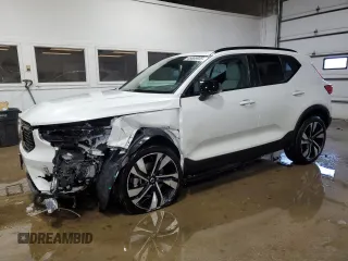 2024 Volvo XC40 Ultimate Dark Theme z VIN YV4L12UMXR2256857, wystawiony jako Copart lot #45666935 z przebiegiem 11 830 mil mil oraz Szkoda całkowita • Salvage title. Historia ofert i sprzedaży dostępna na DreamBid. Obrazek 1.