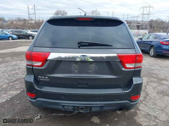 2011 Jeep Grand Cherokee Laredo with VIN 1J4RR4GG7BC721483, listed as a IAAI auction lot 41810180 with 181,558 mi miles. Bid and sale history available at carsss.com. Image 17.