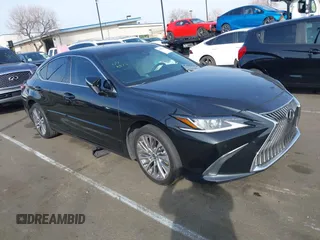 2021 Lexus ES with VIN 58ADZ1B11MU085680, listed as a IAAI auction lot 41447914 with 29,852 mi miles. Bid and sale history available at carsss.com. Image 1.