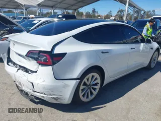 2023 Tesla Model 3 z VIN 5YJ3E1EA3PF451392, wystawiony jako IAAI lot #41668299 z przebiegiem 77 915 mil mil oraz . Historia ofert i sprzedaży dostępna na DreamBid. Obrazek 4.