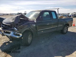 1998 Ford F-150 z VIN 1FTZX18W4WKA79557, wystawiony jako Copart lot #48406375 z przebiegiem 192 577 mil mil oraz Szkoda całkowita • Salvage title. Historia ofert i sprzedaży dostępna na DreamBid. Obrazek 1.