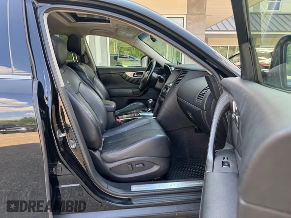 2014 Infiniti QX70 с VIN JN8CS1MW1EM411715, выставлен на аукционе Copart как лот 65465775 с пробегом 180 472 миль миль и Чистый • Clean title. История ставок и продаж доступна на DreamBid. Изображение 5.