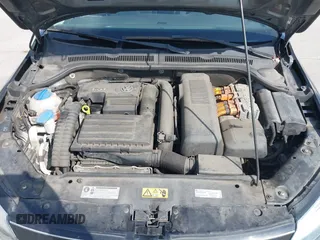 2013 Volkswagen Jetta Hybrid SE with VIN 3VW637AJ3DM305798, listed as a IAAI auction lot 42736297 with 156,972 mi miles and . Bid and sale history available at DreamBid. Image 10.