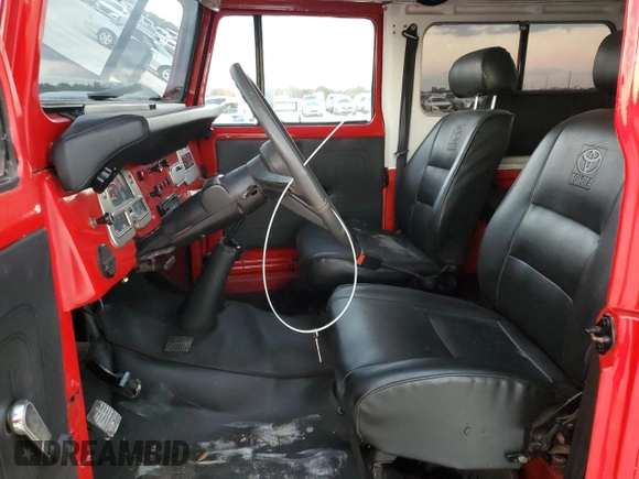 1976 Toyota Land Cruiser z VIN FJ40208864, wystawiony jako Copart lot #79069054 z przebiegiem 18 022 mil mil oraz Szkoda całkowita • Salvage title. Historia ofert i sprzedaży dostępna na DreamBid. Obrazek 7.