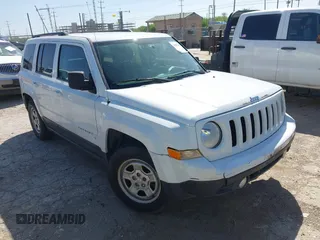 2016 Jeep Patriot Sport SE with VIN 1C4NJPBAXGD753958, listed as a IAAI auction lot 42052122 with 175,502 mi miles and . Bid and sale history available at carsss.com. Image 1.
