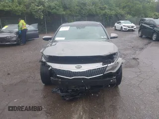 2016 Kia Optima SXL Turbo z VIN 5XXGV4L24GG085759, wystawiony jako IAAI lot #42179979 z przebiegiem 105 318 mil mil oraz . Historia ofert i sprzedaży dostępna na DreamBid. Obrazek 13.