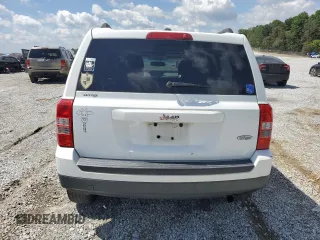 2015 Jeep Patriot High Altitude z VIN 1C4NJPFA6FD107339, wystawiony jako Copart lot #57301635 z przebiegiem 191 004 mil mil oraz Szkoda całkowita • Salvage title. Historia ofert i sprzedaży dostępna na DreamBid. Obrazek 6.