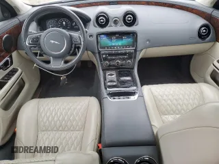 2018 Jaguar XJ Portfolio with VIN SAJWJ2GD9J8W15744, listed as a Copart auction lot 46645935 with 54,185 mi miles and Clean Title. Bid and sale history available at DreamBid. Image 8.
