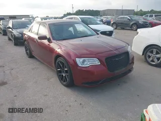2018 Chrysler 300 Touring z VIN 2C3CCAAG5JH191597, wystawiony jako IAAI lot #42192879 z przebiegiem 106 745 mil mil oraz . Historia ofert i sprzedaży dostępna na DreamBid. Obrazek 1.